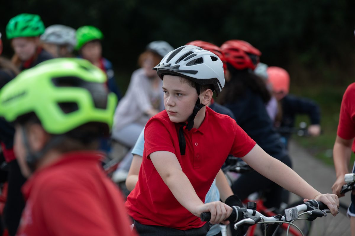 Design a cycle helmet