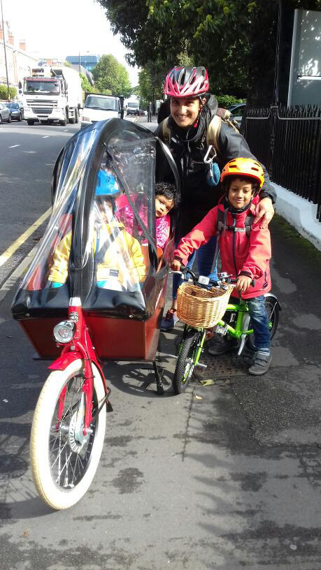Family with cargo bike